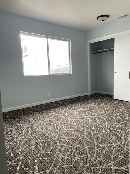 Building Photo - 315 N Pico Ave