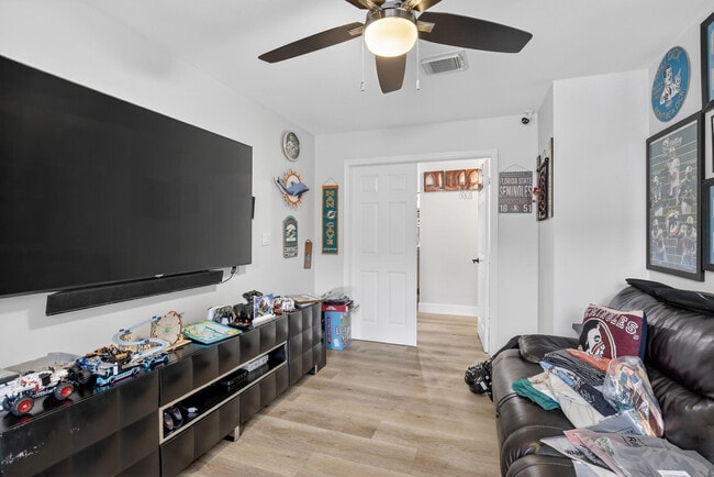 Building Photo - 1051 NW 124th Terrace