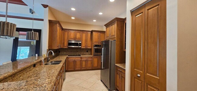 Building Photo - 16117 Emerald Estates Dr