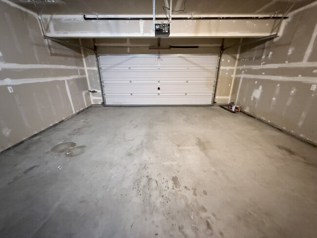 Building Photo - 502 91st Ave SE