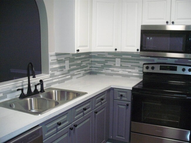 Building Photo - 554 Cahaba Manor Dr