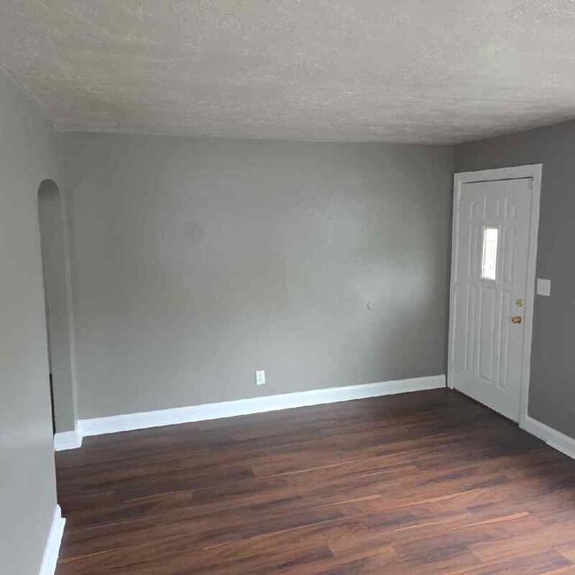 Building Photo - 525 Inverness Ave