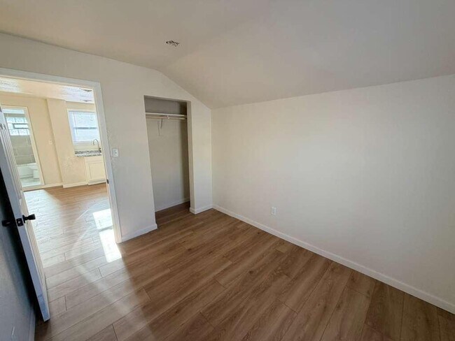 Building Photo - 653A W Bruce St - ?? EKO Homes | 2Bed, 1bath