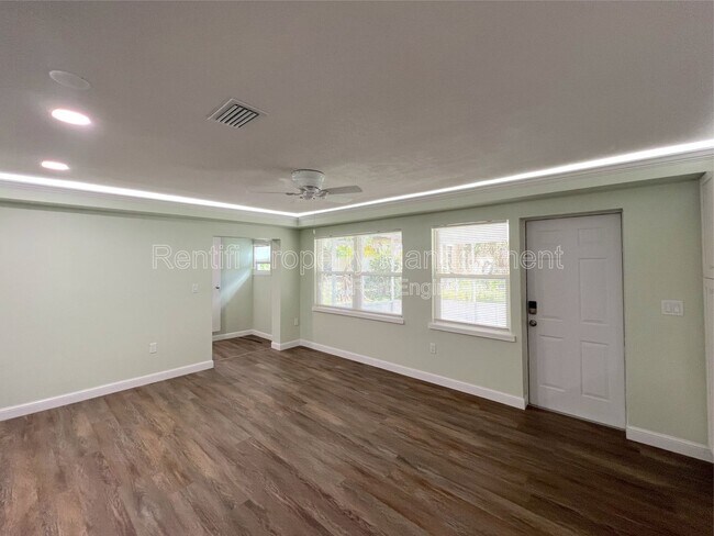 Building Photo - 3026 2nd St