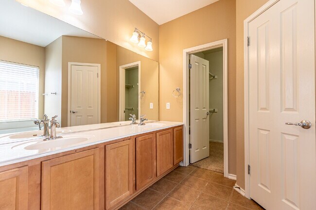 Building Photo - 648 Rooster Run