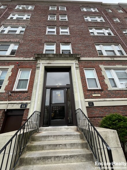 Building Photo - 88 Washington St