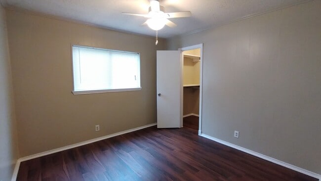 Building Photo - 5102 Alan Bean Dr