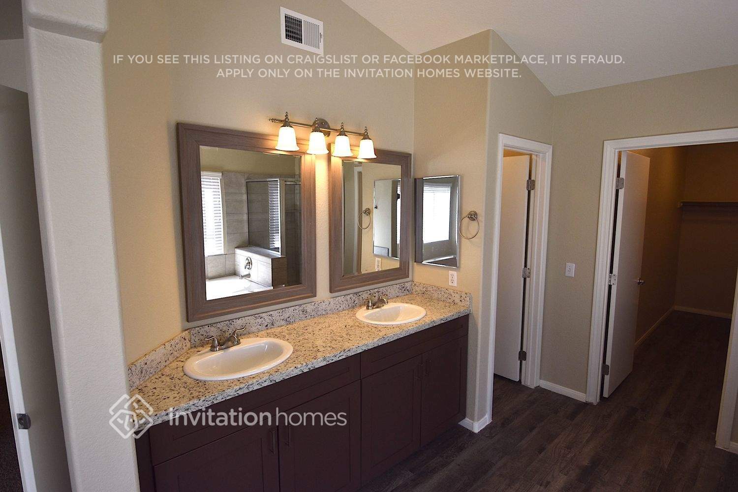 Building Photo - 2667 Ridgewater Cir