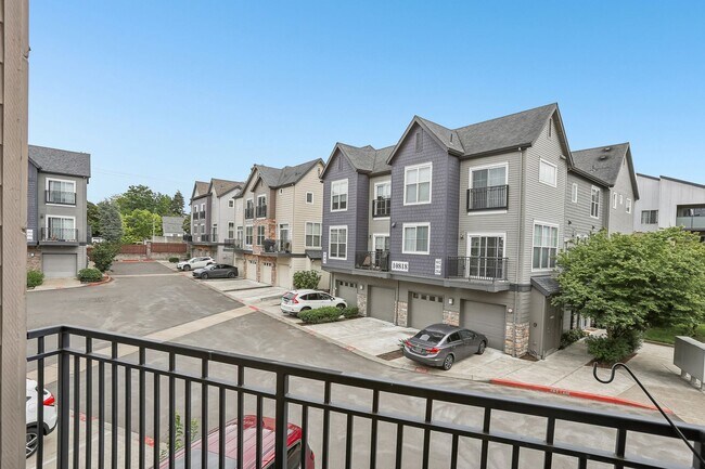 Building Photo - Dual-Suite 2BR/2.5BA Townhome-Style Condo — Gas Fireplace, Balcony & Attached Garage | Heron Cree...