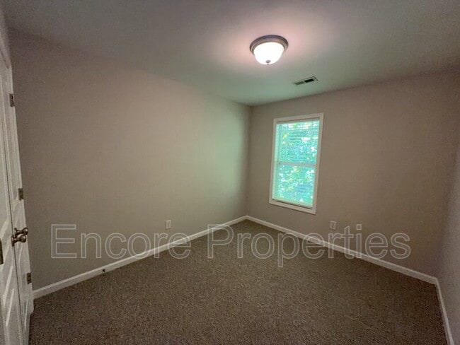 Building Photo - 710 Whitetail Creek Way