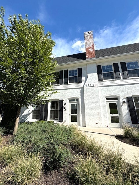 Building Photo - 784 Farmington Ave