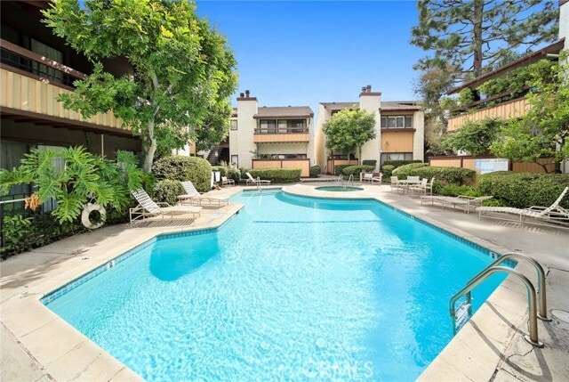 Pool - 444 W Huntington Dr