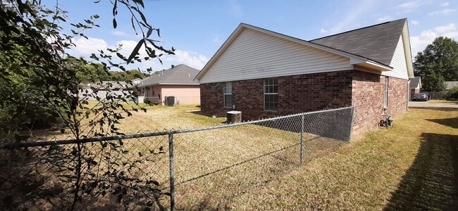 Building Photo - 119 Autumn Cove