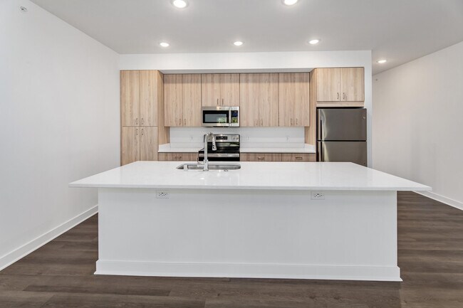 Building Photo - 1811 W Wysteria Ln