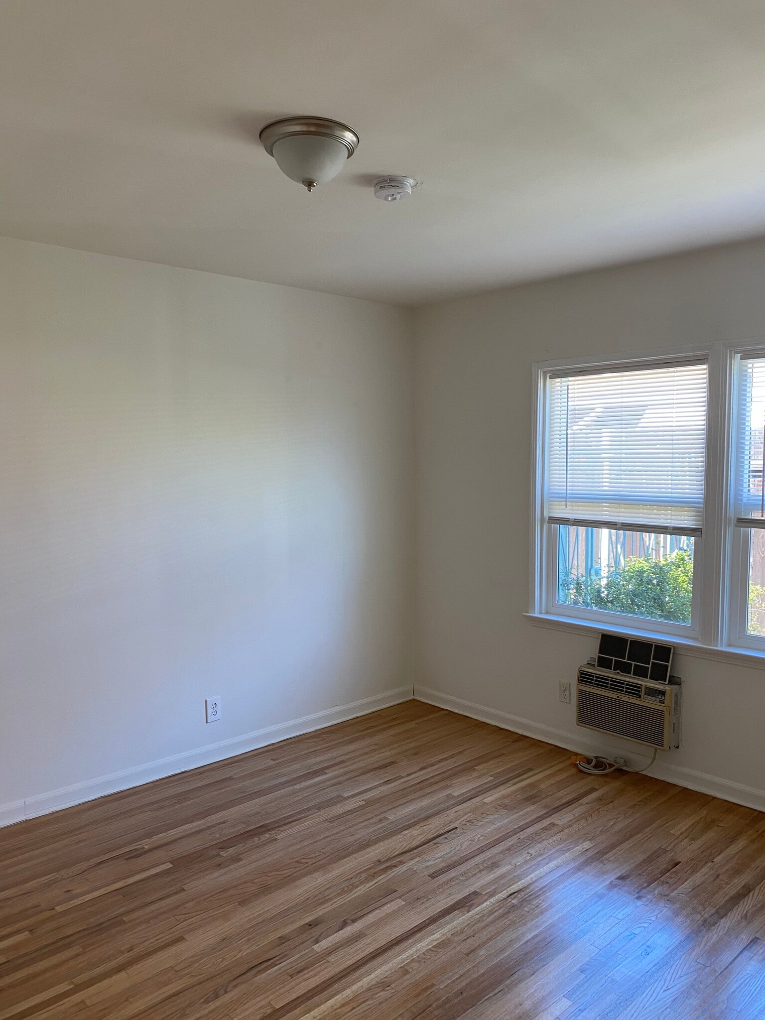 Building Photo - 8062 Sepulveda Blvd