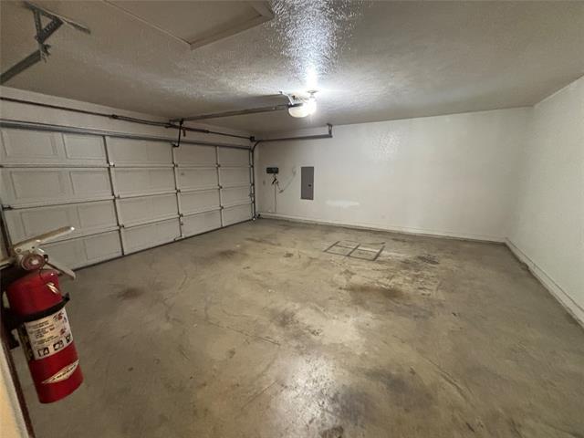 Building Photo - 3302 Wells Dr