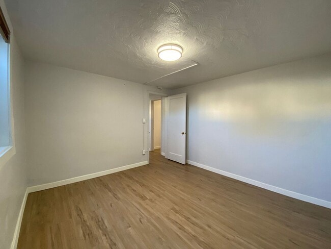 Building Photo - Remodeled Basement Apartment