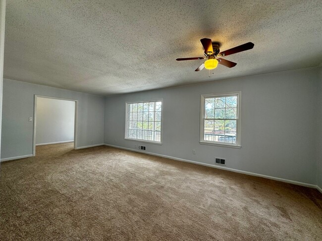 Building Photo - 215 Rivermont Rd