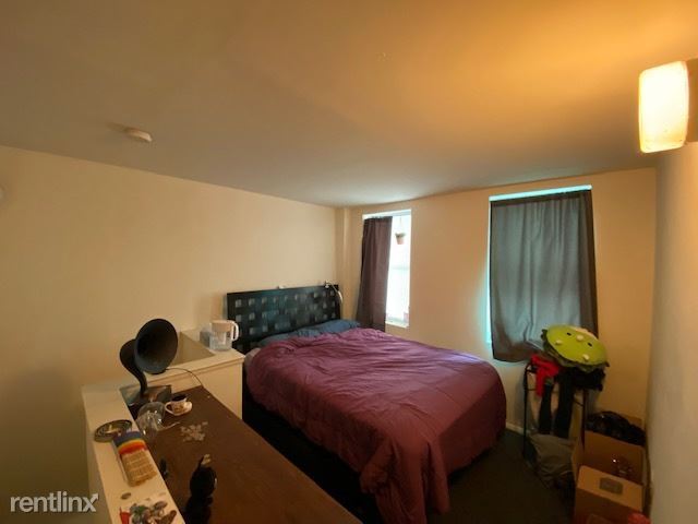 Building Photo - 330 Bainbridge St