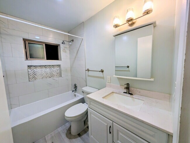 Building Photo - 7555 Linda Vista Rd