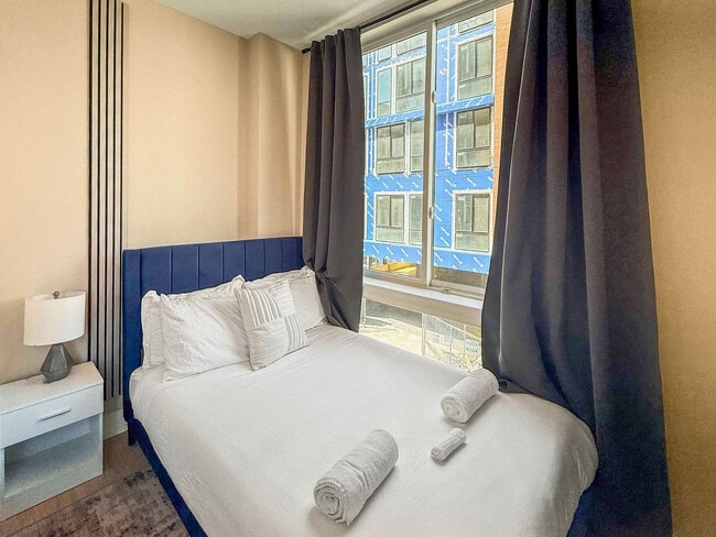 Building Photo - 28 Poplar St