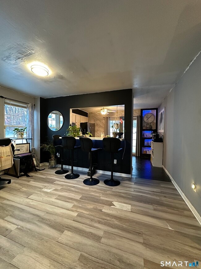 Building Photo - 203 Oakland St