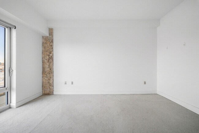Building Photo - 9 Medford St