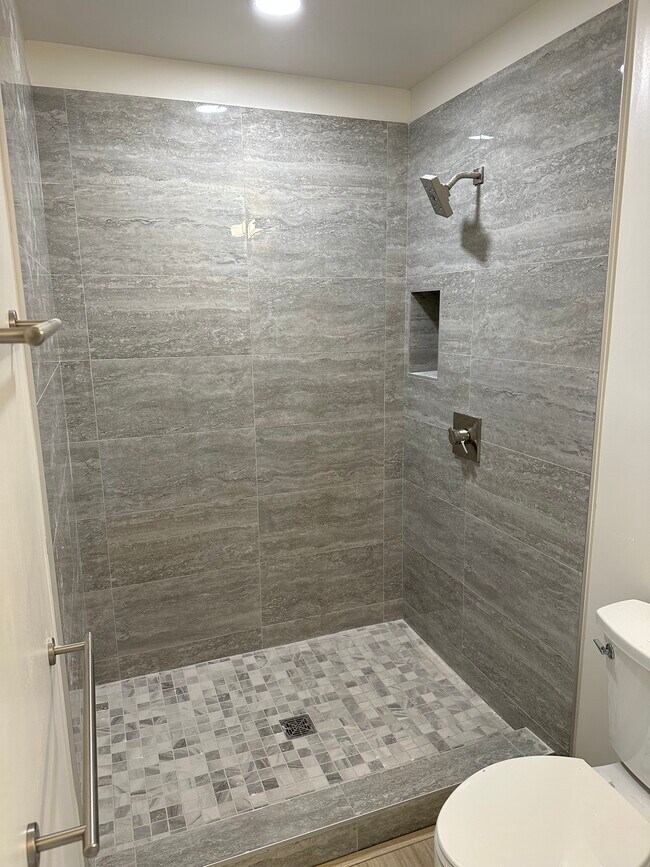 Building Photo - 3071 Kalawao St