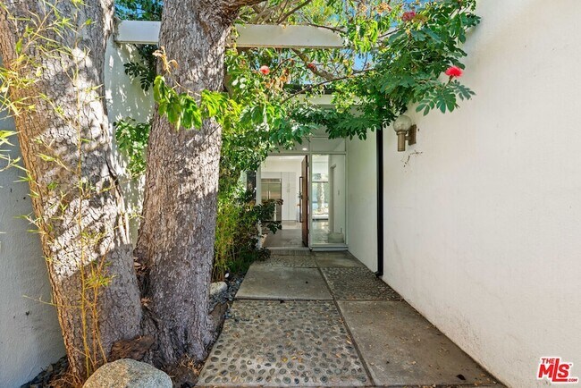 Building Photo - 3744 Cody Rd