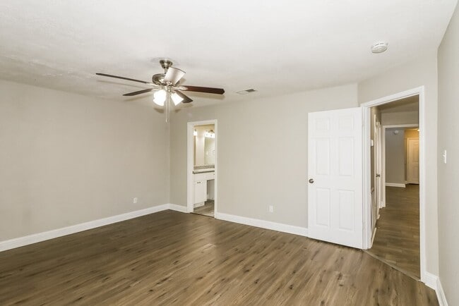 Building Photo - 4167 Amir St