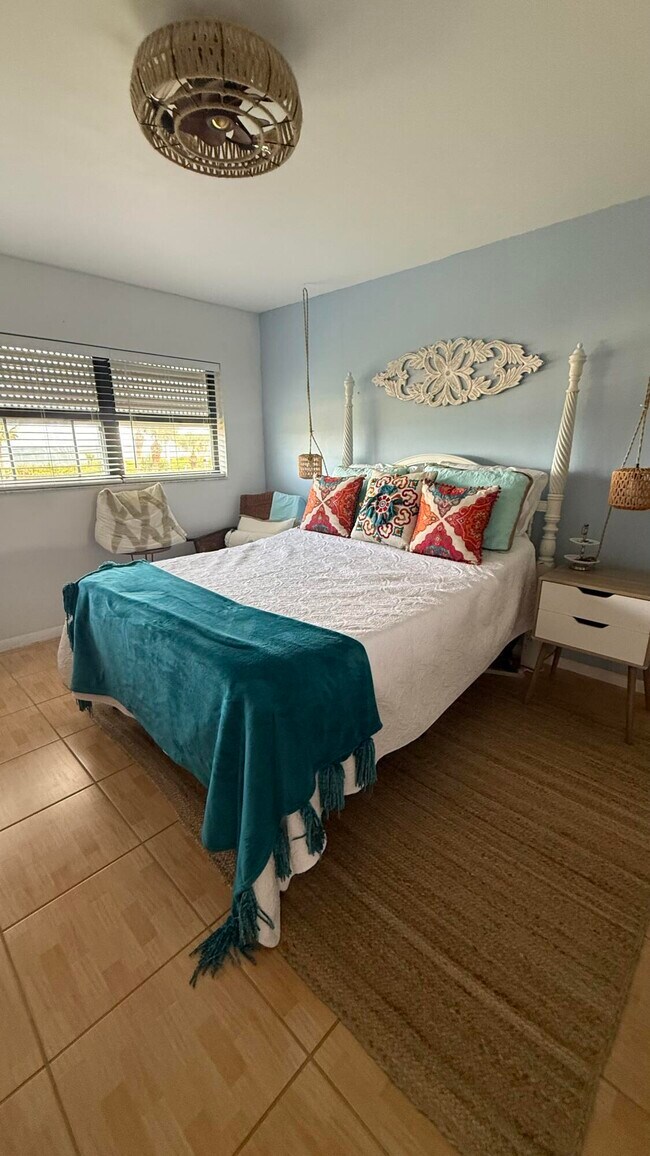 Building Photo - 5159 N Hwy A1A