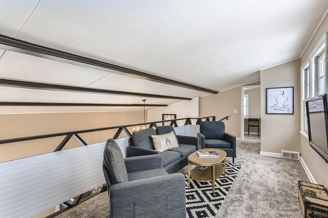 Building Photo - 5636 Twin Lake Terrace N