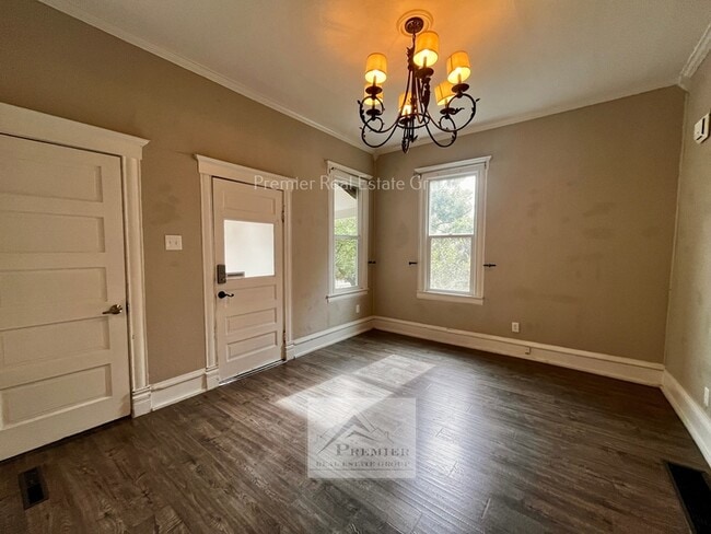 Building Photo - 3306 1/2 W Platte Ave