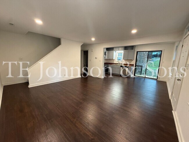 Building Photo - Modern 3BR Home with Main Level Primary Suite & Open Floor Plan in Winston-Salem