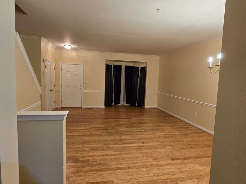 Building Photo - 8229 Shooting Star Ln