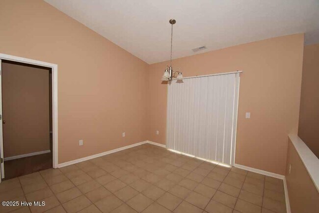 Building Photo - 1122 Turtle Creek Rd