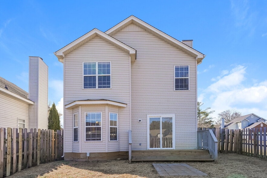 Building Photo - 901 Bexhill Ct S