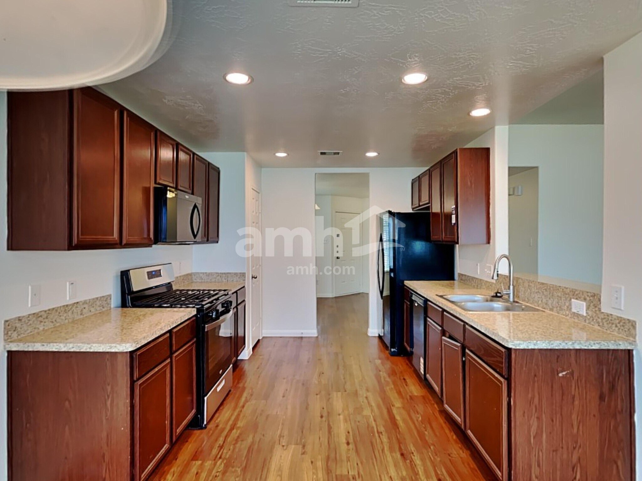 Building Photo - 26 Mira Loma Dr
