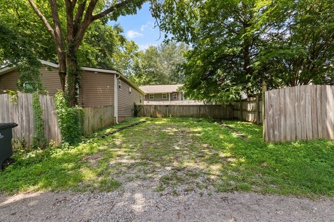 Building Photo - 413 Lockland Dr