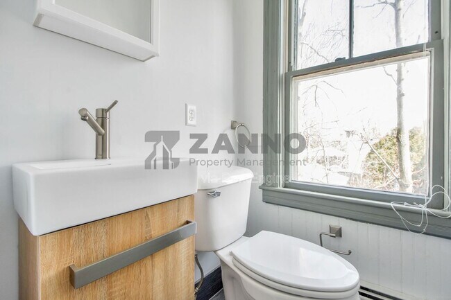 Building Photo - 19 Arnold St