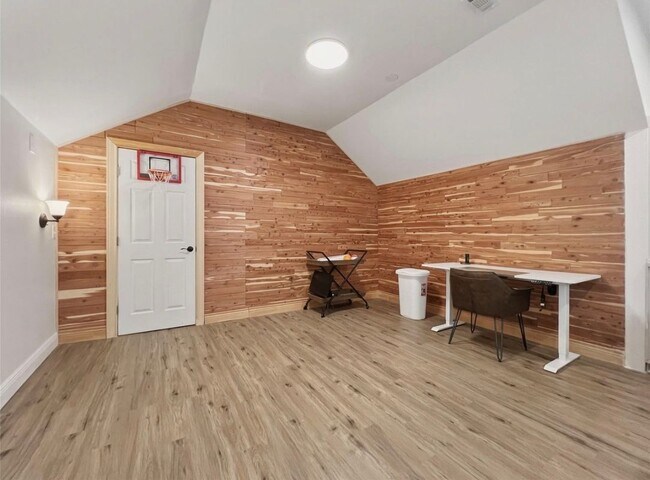 Building Photo - 6 Candleleaf Ct
