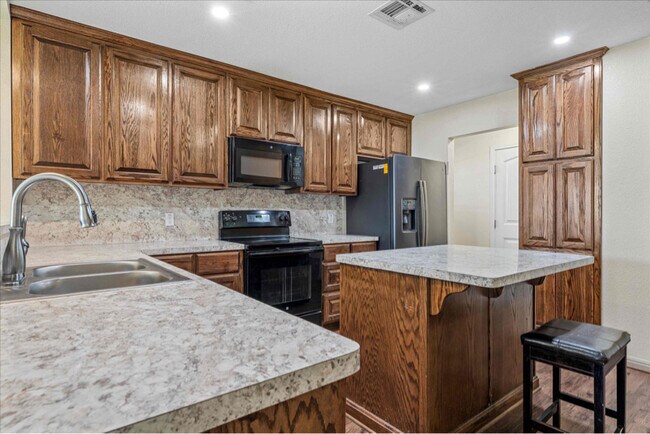 Building Photo - 204 Raven Ridge Ct