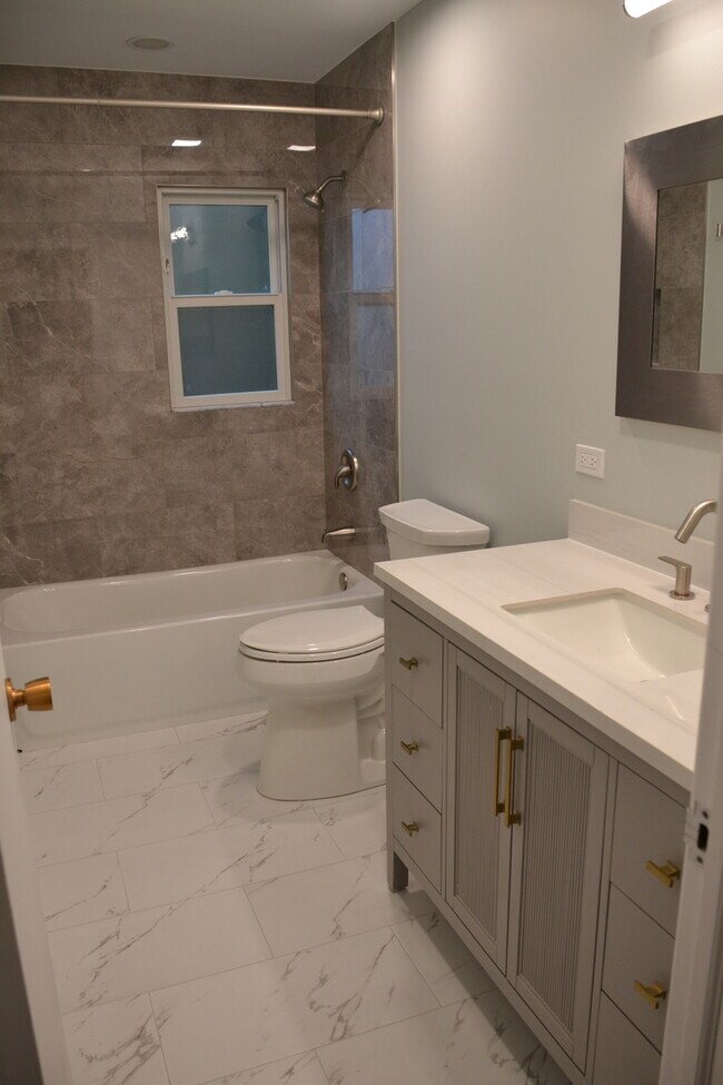 Building Photo - 1705 Central Ave