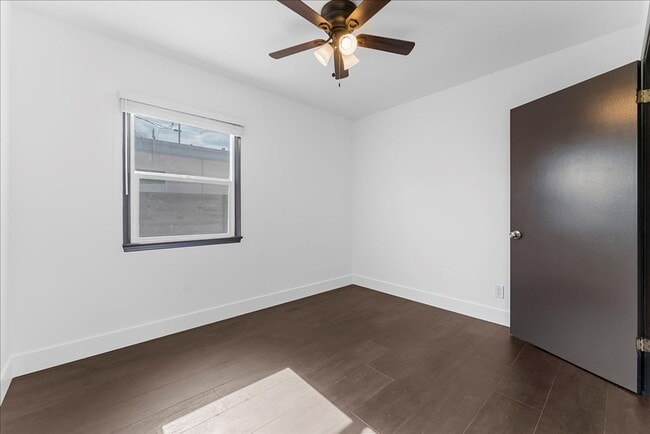 Building Photo - 107 S Aviation Blvd