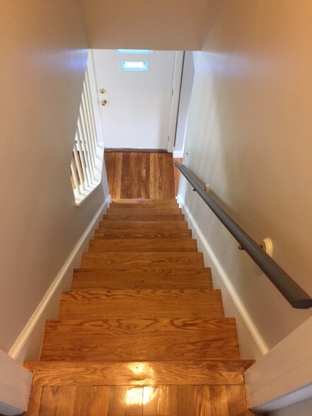 Building Photo - 15 Boyden Dr