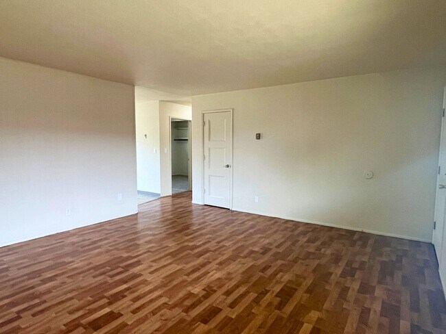 Building Photo - (WLO) Remodeled 2 Bed/1 Bath close to campus