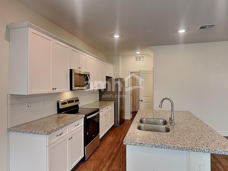 Building Photo - 6131 Sierra Blue Ct