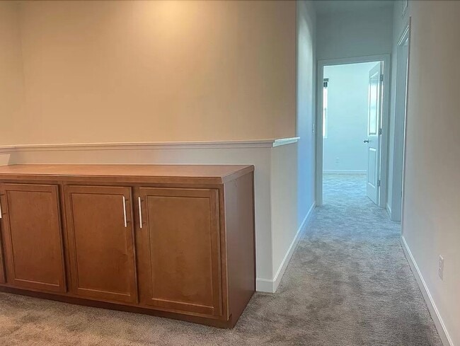 Building Photo - 5301 E Commerce Way