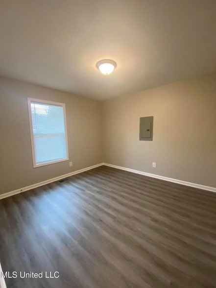 Building Photo - 117 Interstate Farm Rd