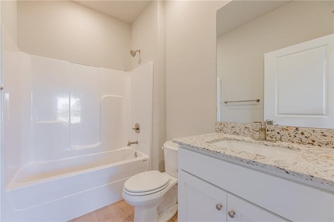 Building Photo - 1408 SW Casuarina Dr